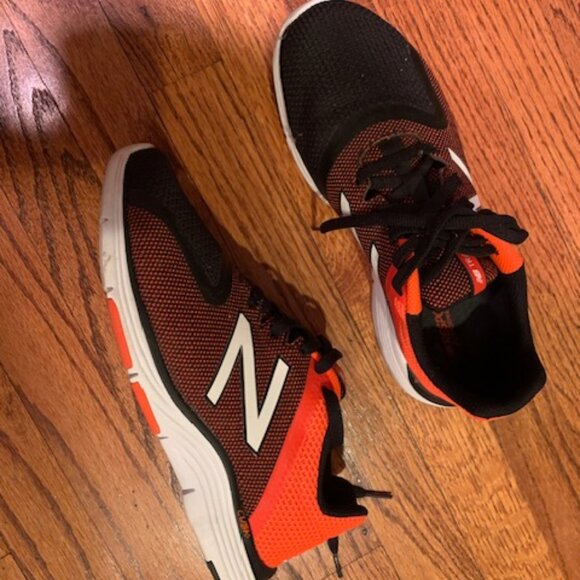 New Balance Extra Wide 9.5 men's sneakers - Picture 2 of 5